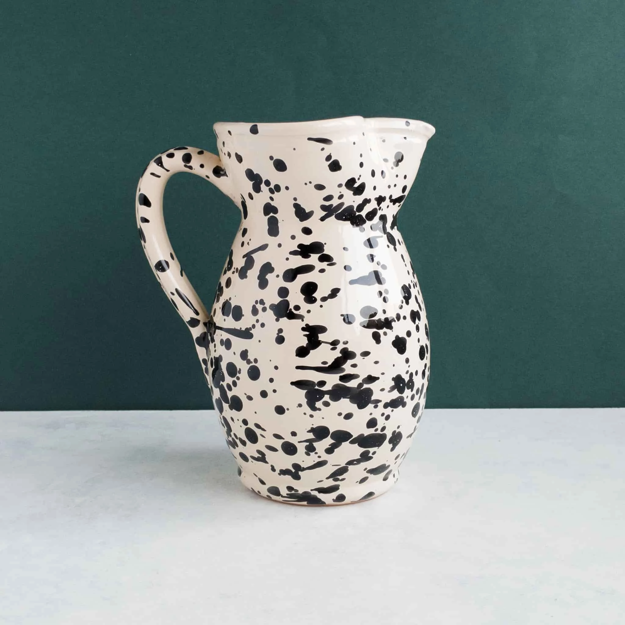 Puglia Handmade Puglia Handgefertigte Puglia Schwarz Splatter Keramik Pitcher Geschirr 3 Puglia Handmade Puglia Handgefertigte Puglia Schwarz Splatter Keramik Pitcher Geschirr – Bild 3