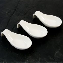 Kiji Stoneware & Ceramics Kiji Steinzeug & Amp; Keramik White Drop Handle Canape Dish X 12